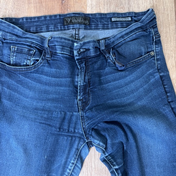 Guess Curvy Sophia Skinny Jeans - Picture 9 of 10